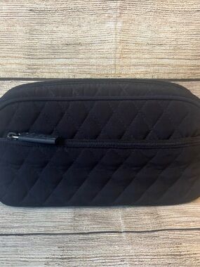 Vera Bradley navy insulated make up/toiletry/medicine bag